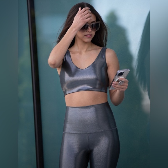 EMILY HSU GUNMETAL SHIMMER METALLIC V CROP TOP BRA SMALL URBAN ACTIVEWEAR - Picture 3 of 11